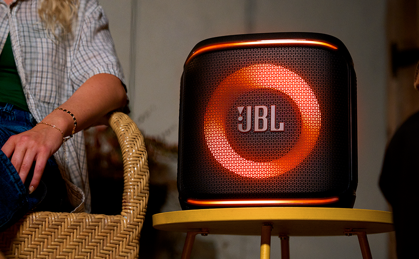 JBL PRO SOUND С ИНТЕЛИГЕНТНО AI ПОДСИЛВАНЕ 