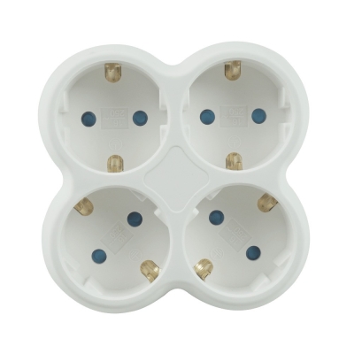 РАЗКЛОНИТЕЛ 220V С 4 ГНЕЗДА БЯЛ TECHNIK