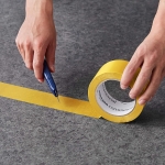 ТИКСО ВИНИЛОВА СИЛНО СВЪРЗВАЩА ЛЕНТА AMAZON COMMERCIAL 50MM X 33M